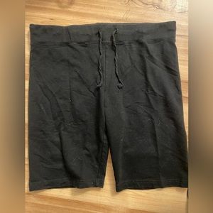 Ladies long ahorts